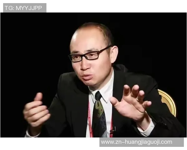 足球狼王的传奇之路：从草根到巅峰的奋斗与荣耀